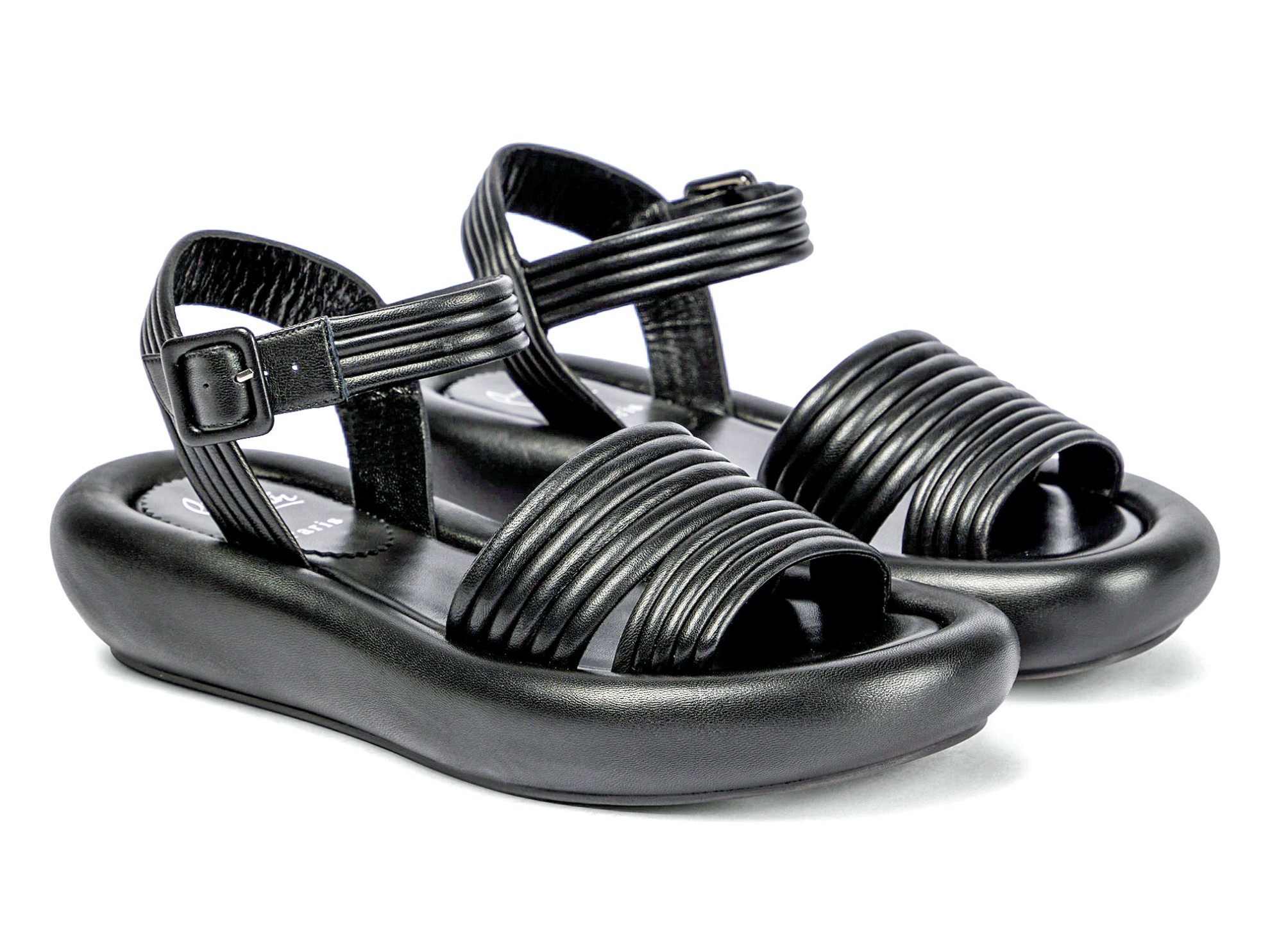 Sandalias bajas con tiras anchas