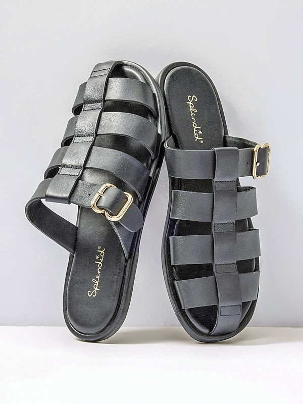 Urban slides combine wide bands, buckles and crossings