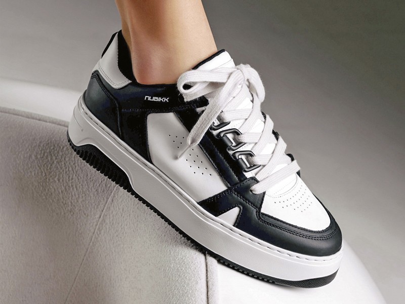 Sneakers clásicas: De inspiración retro, pero actualizadas