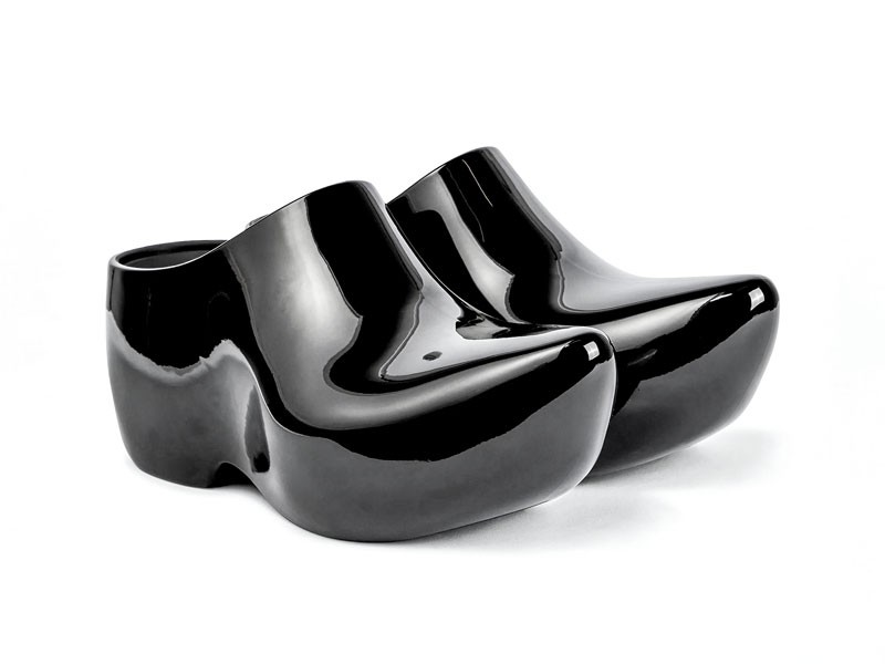 Injected clogs