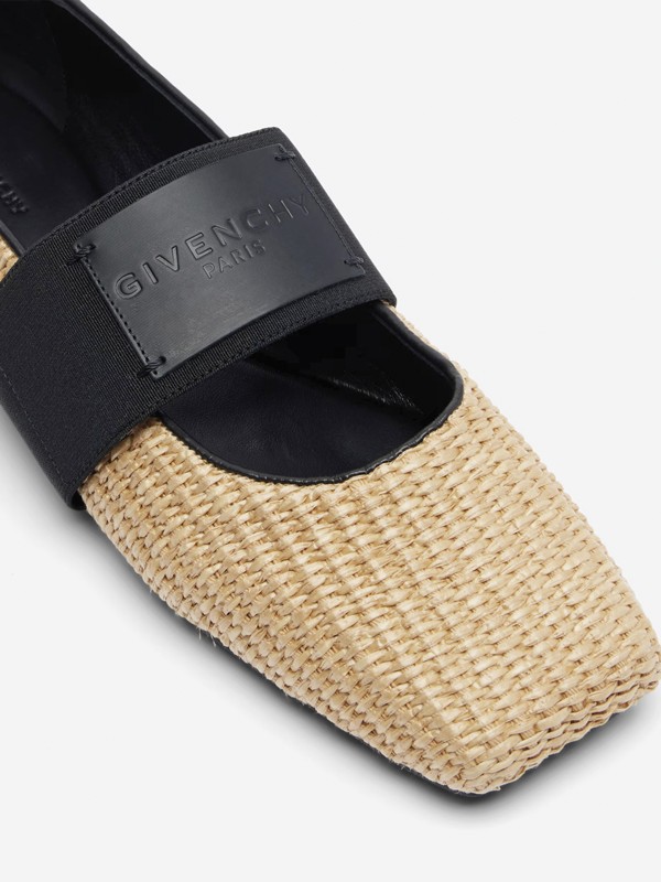 Ballerinas GIVENCHY: El lujo se viste de rafia