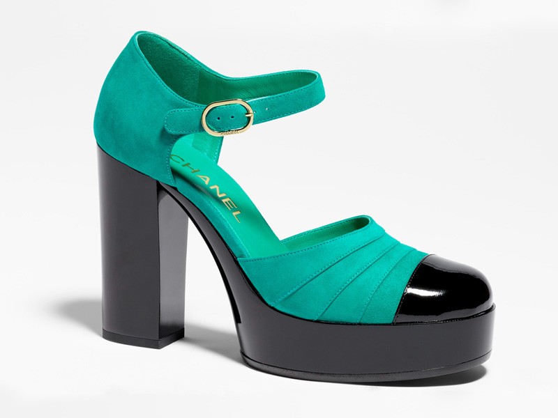 Última colección CHANNEL. Tacones altos en charol y cabritilla