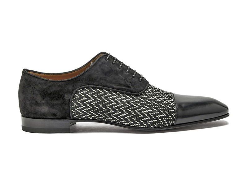 Lace-up dress shoes