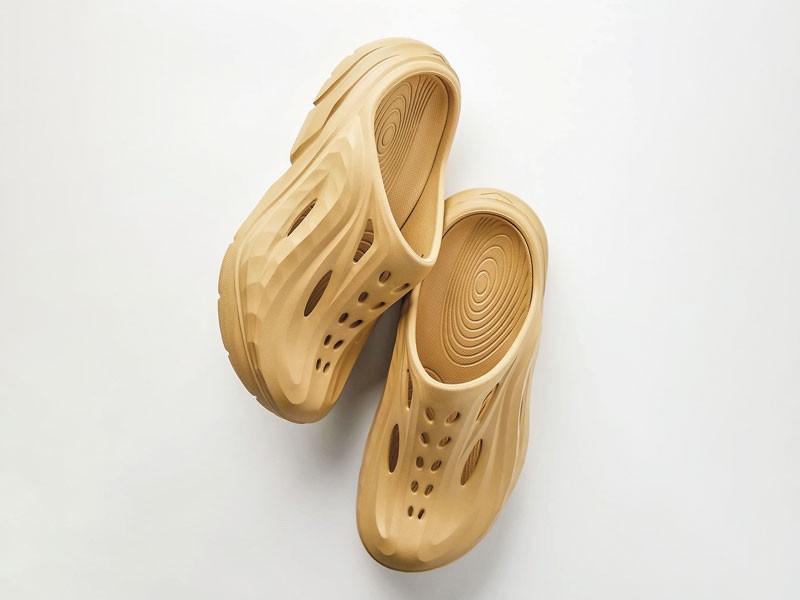 Injected clogs