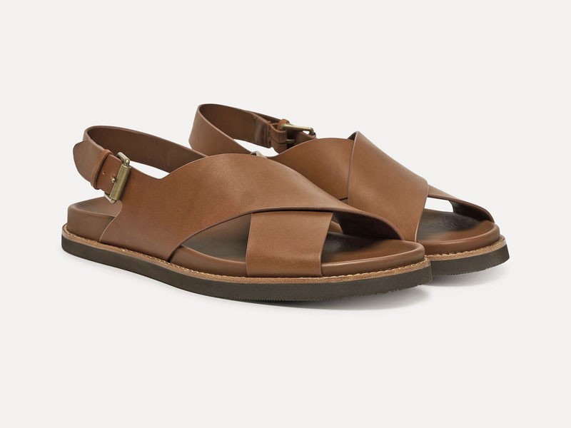 Men’s sandals combine straps, openwork and substantial soles