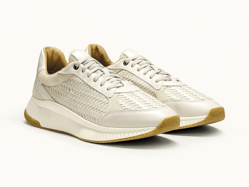 Men’s sneakers strengthen greens, gum soles and low profiles