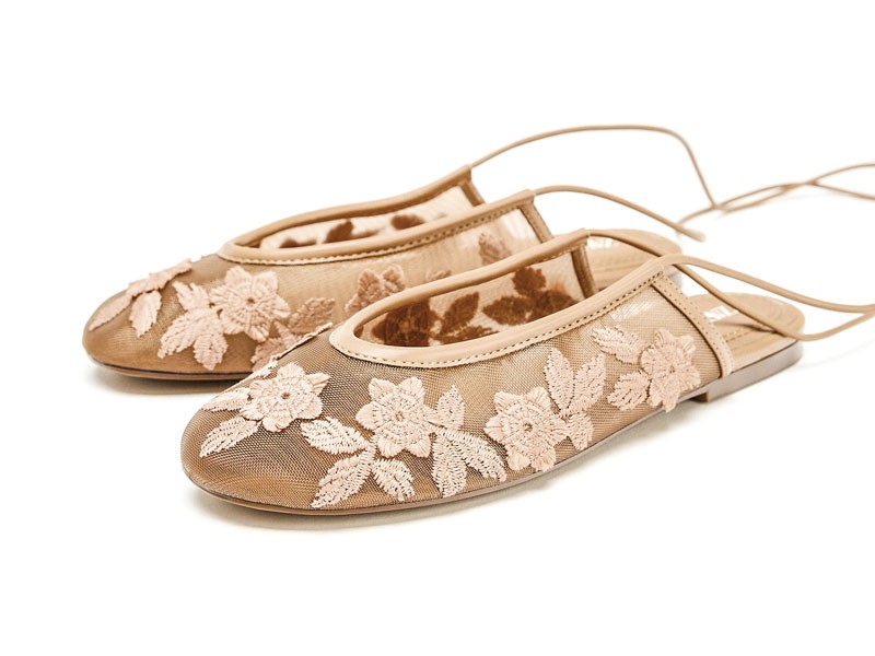 Flat slingback shoes