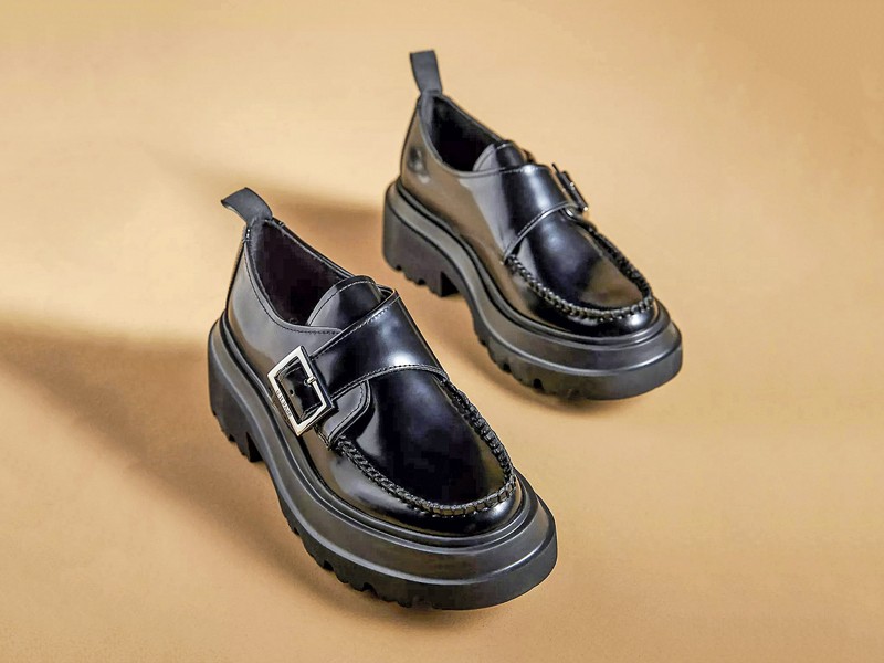 Flats shoes