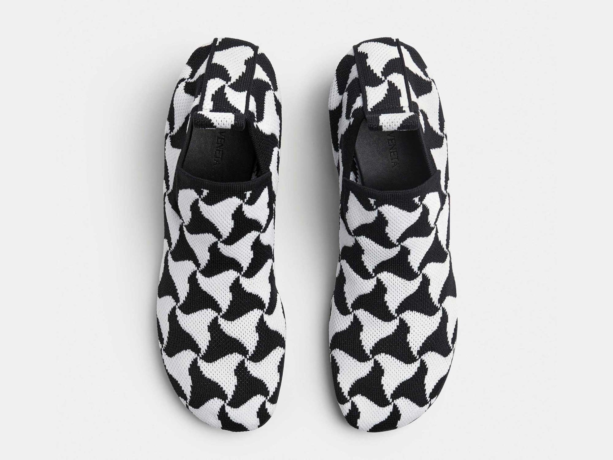 BOTTEGA VENETA's latest launch: Flex elasticized shoes
