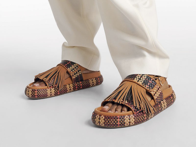 Flat Sandals: Elegant comfort