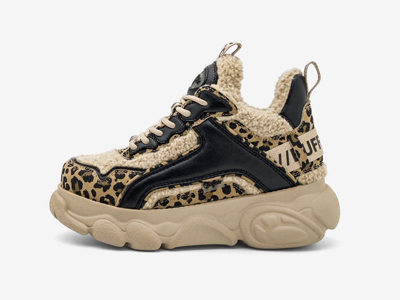 8f91c2e45e6f4a1ab3d80b92508bc2e1.jpg Urban chunky sneakers with high-volume soles and sport aesthetics