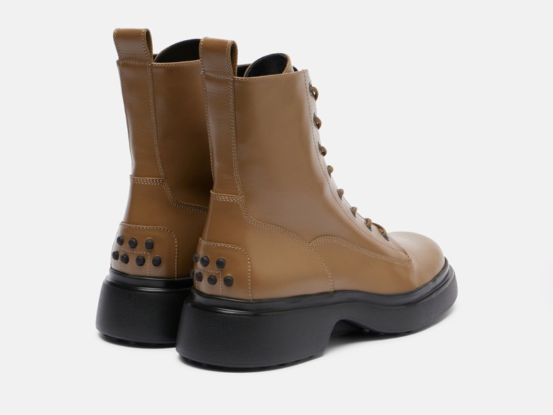El sofisticado color LENTEJA para las botinetas TODS del próximo invierno