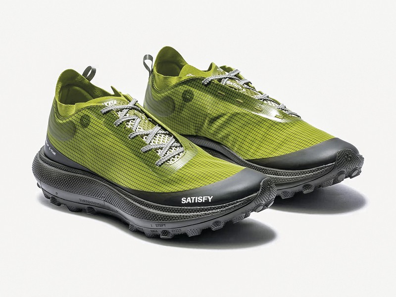 Upper-to-sole transitions define men’s urban sneakers