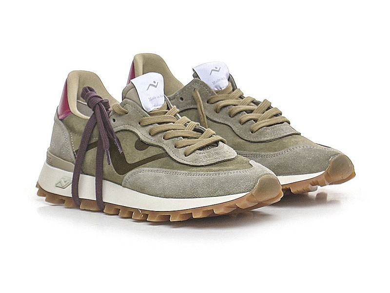 Urban sports sneakers