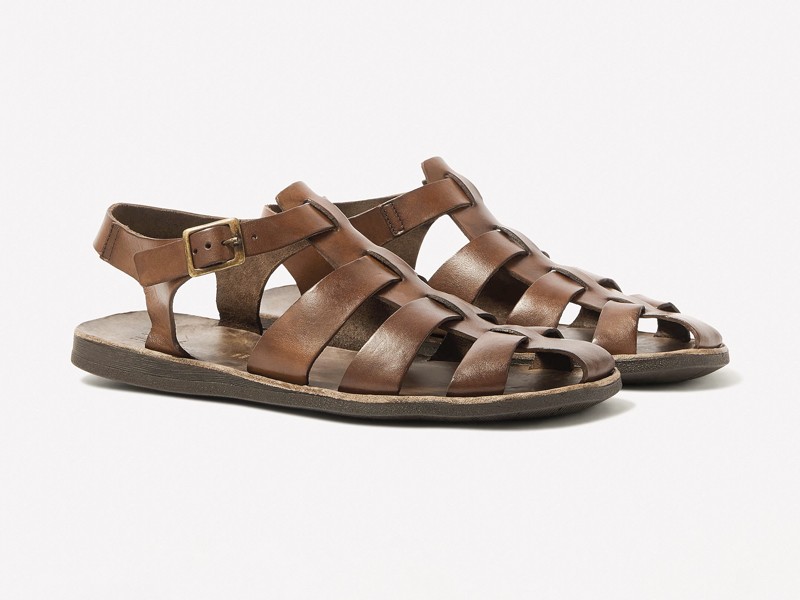 SANDALIAS HOMBRE TENDENCIA CALZADO MARROQUINERIA BOLSOS CARTERAS PRIMAVERA VERANO 2026 SERMA 158P01172479.jpg Brown tones organize men's sandal collections