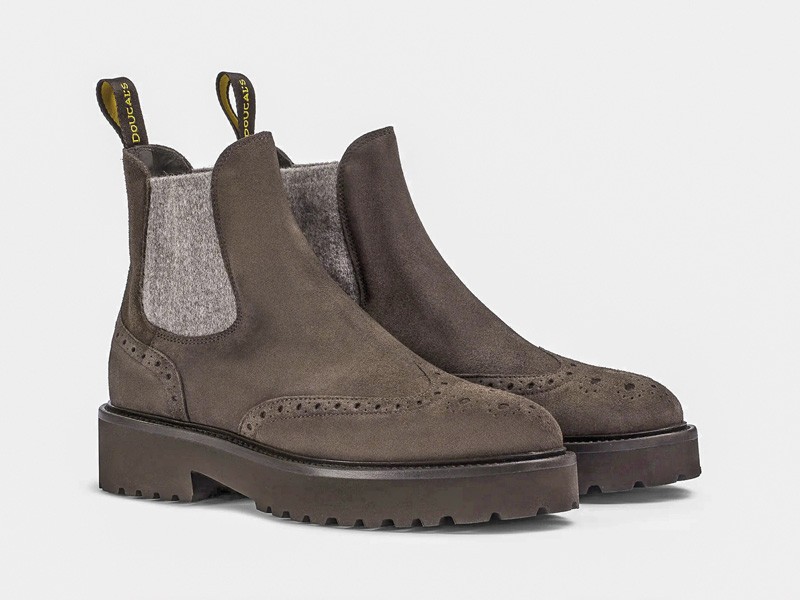 BOTINETAS BOTAS TENDENCIA CALZADO TEMPORADA OTOÑO INVIERNO 2027 SERMA 159 DD8851PHILUF252TL03_001.jpg Las botas Chelsea femeninas alternan perfiles sobrios y robustos