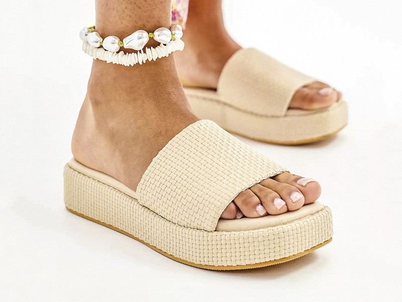 Chanclas / Sandalias bajas