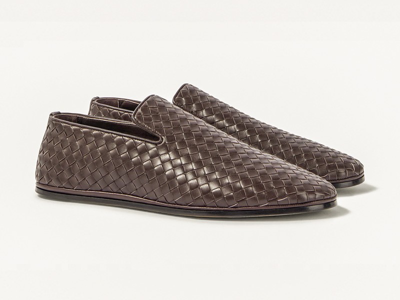 SILUETAS SLIM LISO SPORT HOMBRE CALZADO TENDENCIA PRIMAVERA VERNAO 2026 2027 SERMA 157P01142057_d2.jpg Slim silhouettes refine men’s low shoes with thin soles