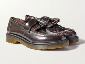 8. Las conocidas suelas traslúcidas impuestas por Dr. Martens se renuevan en volúmenes y formas, y recuperan protagonismo en muchos modelos. APUNTES Otoño Invierno 2022