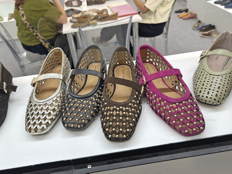 EXPO RIVA SCHUH established itself as the largest global meeting point for footwear and manufactured goods