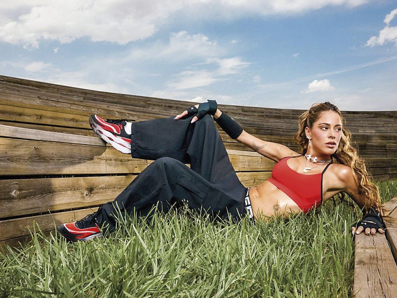 La marca estadounidense apostó a la cantante argentina Tini Stoessel para reposicionarse en un importante segmento de mercado.