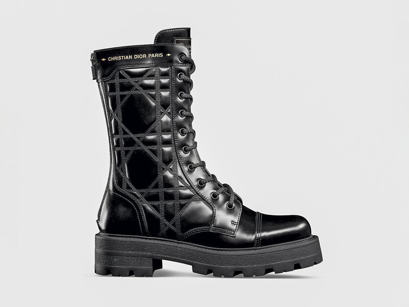 Laced boots with high lacing and utility profiles