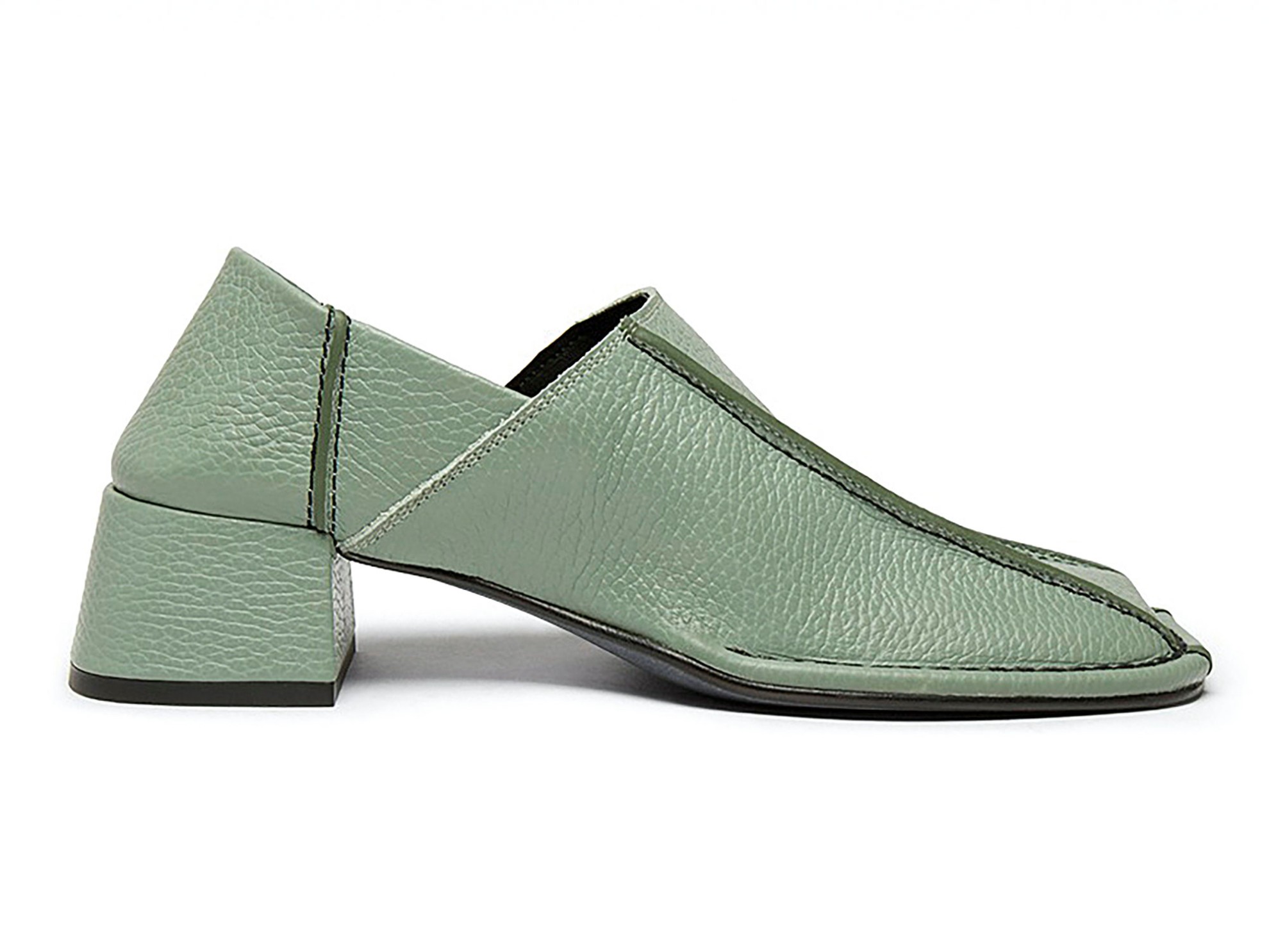 Zapatos con tacones, cerrados y semi-cerrados