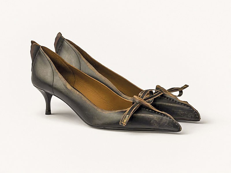 High shoes combine pointed toes, textures and heels