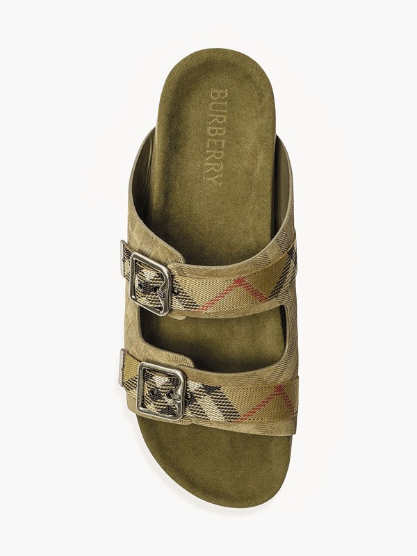 Urban slides combine wide bands, buckles and crossings