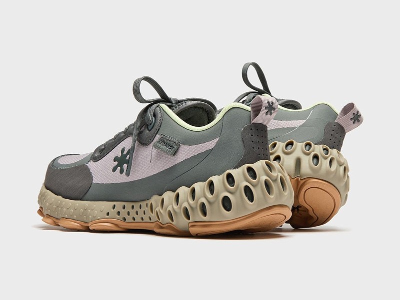 TENDENCIAS SNEAKERS SUELAS SPUNGE TECNOLOGIA CALZADO FOTO-3.jpg Salehe Bembury’s innovative “perforated” soles