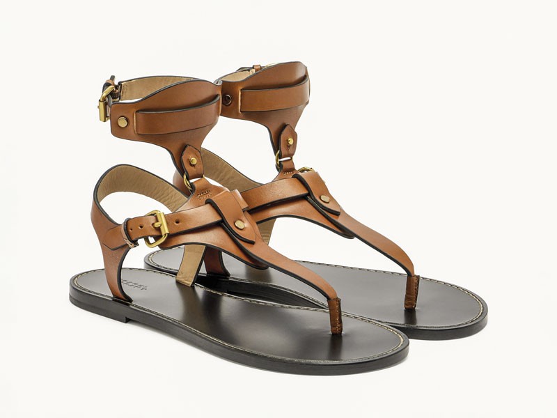 Roman sandals link straps, buckles and ankles