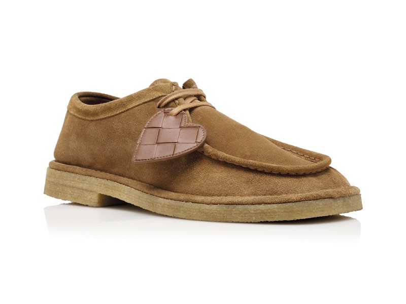 Lace-up casual shoes