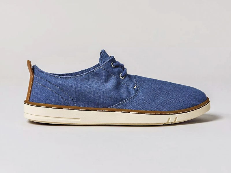 Lace-up casual shoes