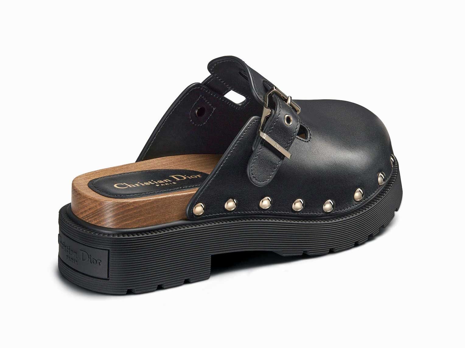 UNIQUE. DIOR clogs with a hybrid sole: wood and TR rubber