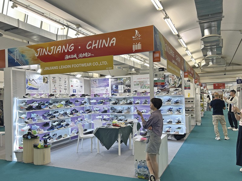 EXPO RIVA SCHUH established itself as the largest global meeting point for footwear and manufactured goods