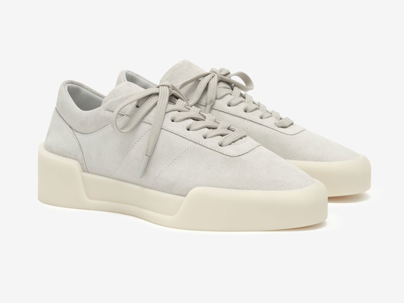 El inconfundible estilo minimalista de FEAR OF GOD