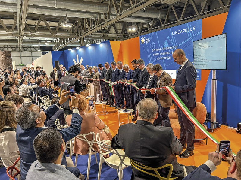 On this occasion, SIMAC TANNING TECH and LINEAPELLE held a joint opening ceremony attended by a large audience.