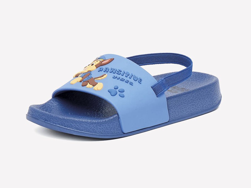 Kids’ sandals segment the assortment through closures and color