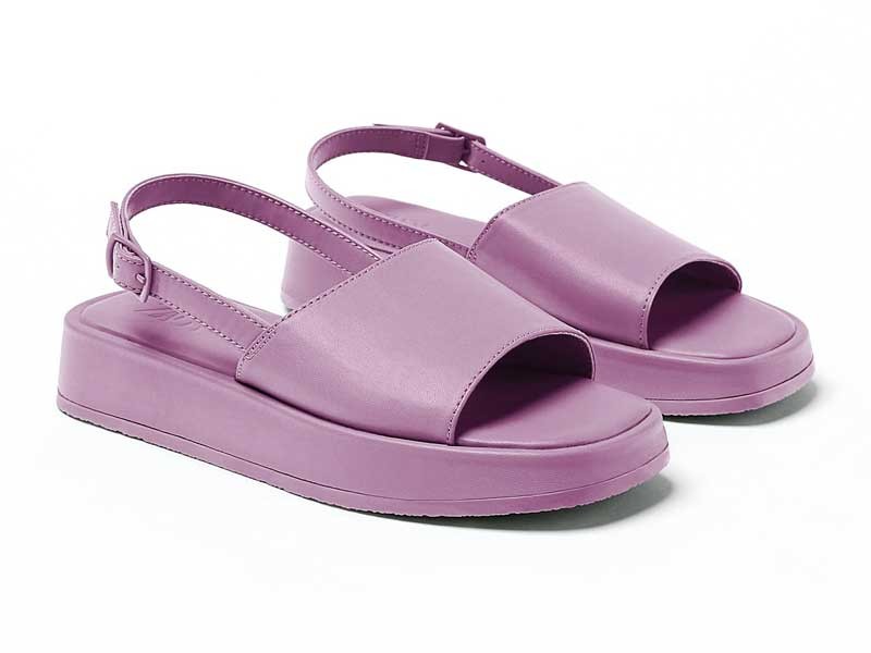 Sandalias bajas:  Destacadas  en la tendencia