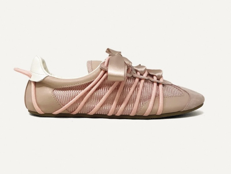 SNEAKERINAS BALERINAS BALLERINAS SNEAKERS ZAPATILLAS SLIM MUJER TENDENCIA CALZADO MARROQUINERIA BOLSOS CARTERAS PRIMAVERA VERANO 2026 SERMA 158SHERYL-PINK-1_03a345c5-25fa-4660-9fff-b60c29e613f8.jpg Los sistemas de ajuste diversifican las sneakerinas femeninas