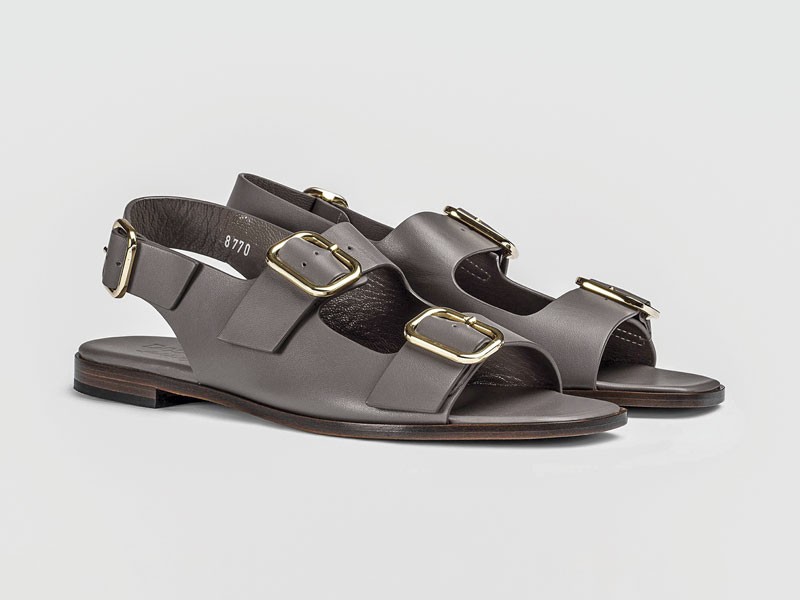 Flat sandals