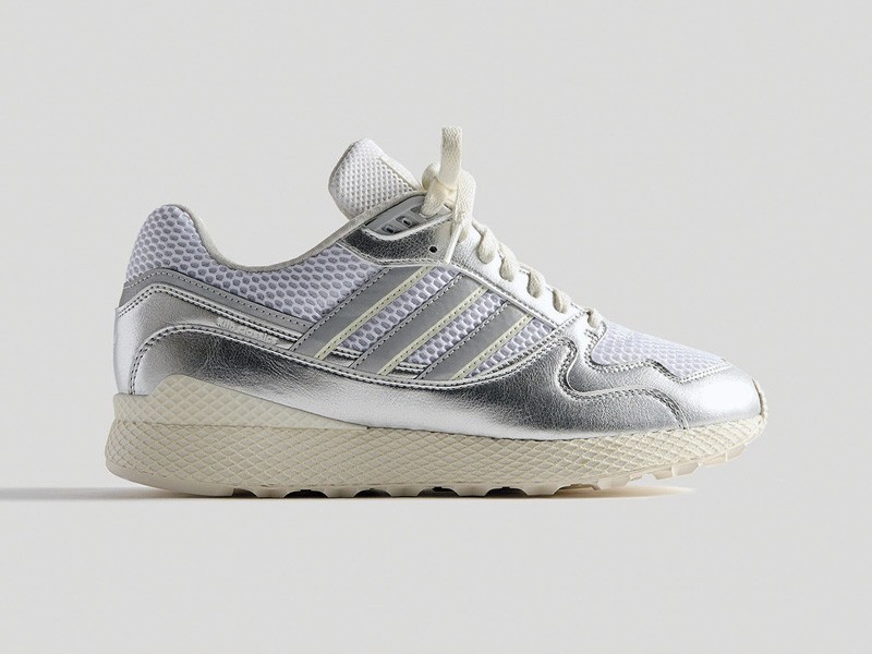 Women’s metallic sneakers with urban silver shine