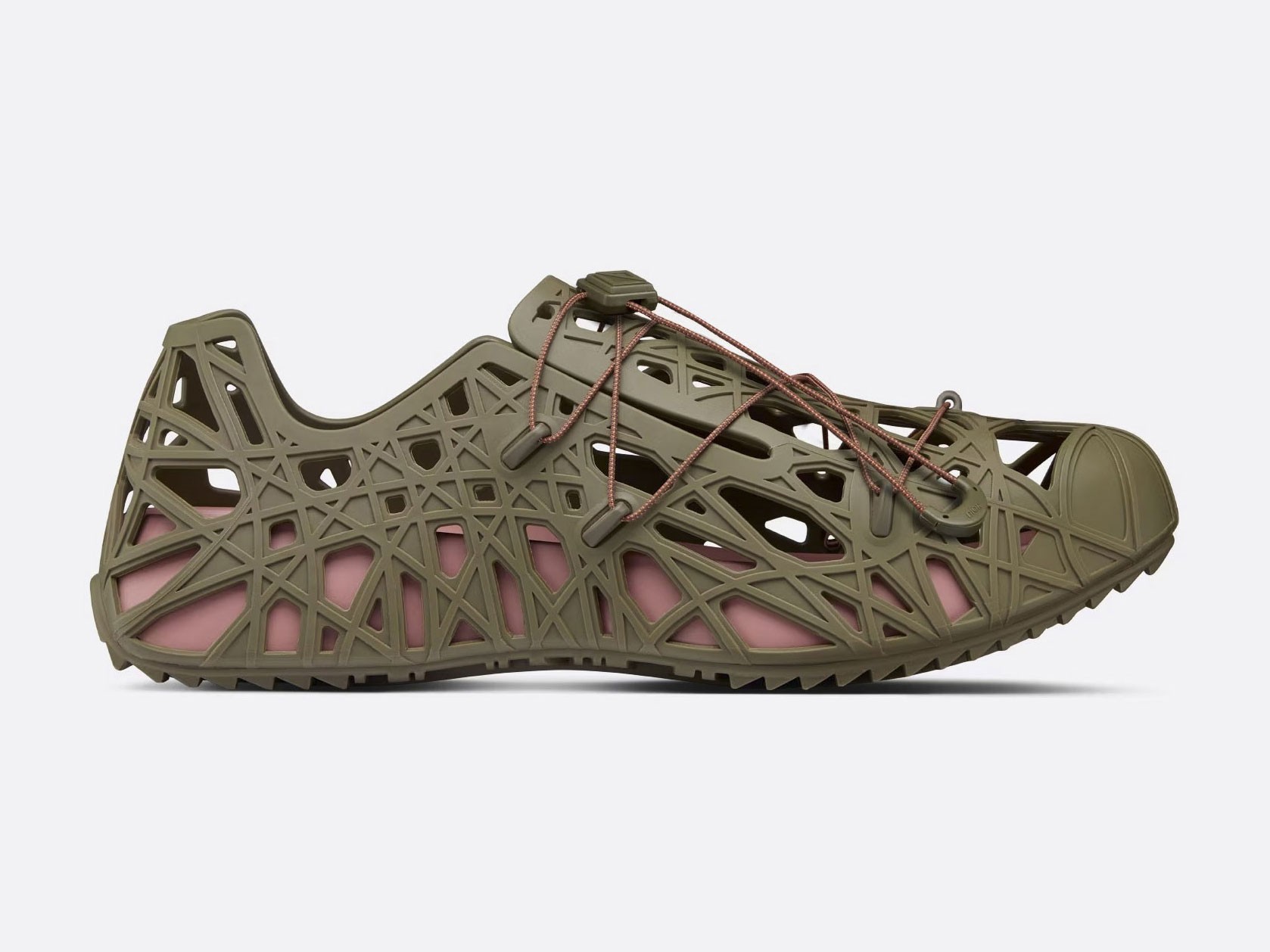 FOTO-2.-DIOR-WRAP.jpg Desafío DIOR: ¿se impondrá la moda de los calzados técnicos?