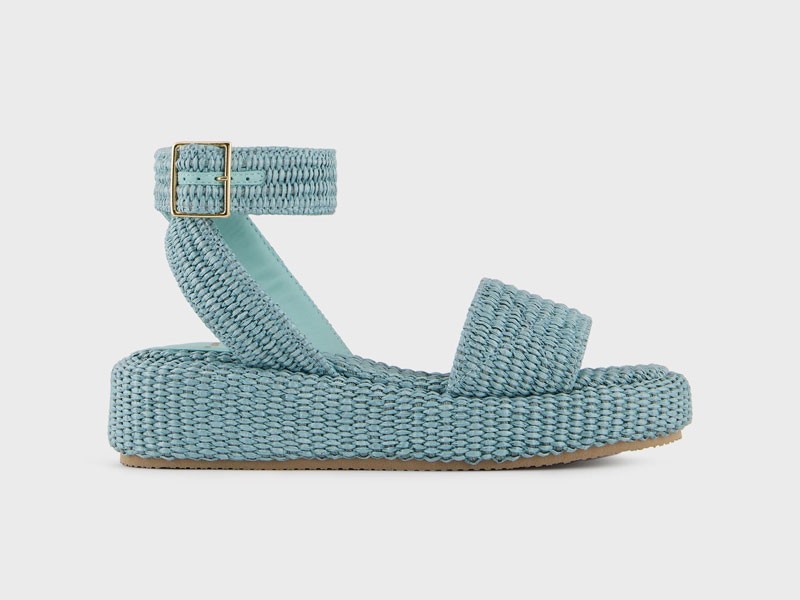 FOTO-5.-ARMANI.jpg Summer 23/24 trend: ARMANI presents its exclusive woven raffia models