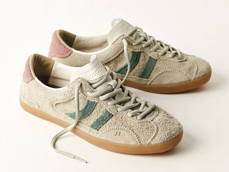 Classic sneakers: retro futsal