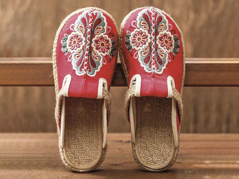 MULER MUJER CALZADO TENDENCIA PRIMAVERA VERNAO 2026 2027 SERMA167linenshoes1_1800x1800.jpg Boho mules explore weaves, nets and natural fibers