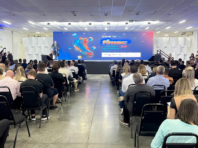 Forums and conferences on current topics, such as innovation and sustainability, served as key spaces for knowledge and debate. FIMEC: the largest supplier fair in Latin America