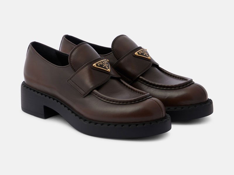 Mocasines voluminosos: El desafío de PRADA para invierno