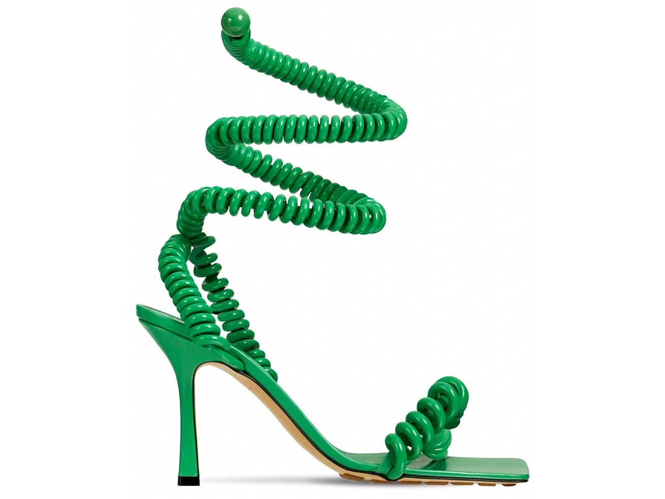 What will be the color of summer? Very Peri Blue or Quetzal Green?