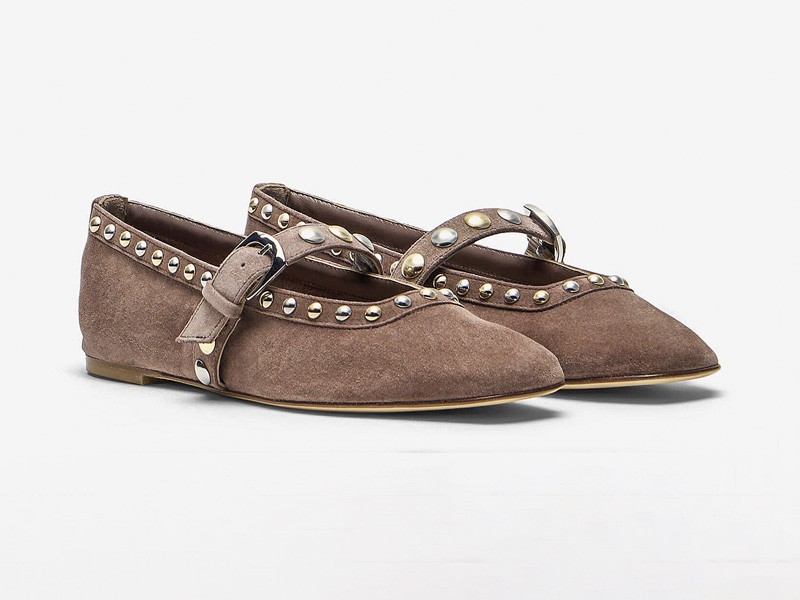 BALLERINAS BALERINAS TENDENCIA CALZADO TEMPORADA OTOÑO INVIERNO 2027 SERMA 159 SO274UNI_Z4H_1.jpg Las ballerinas combinan tiras, estampas y detalles visibles